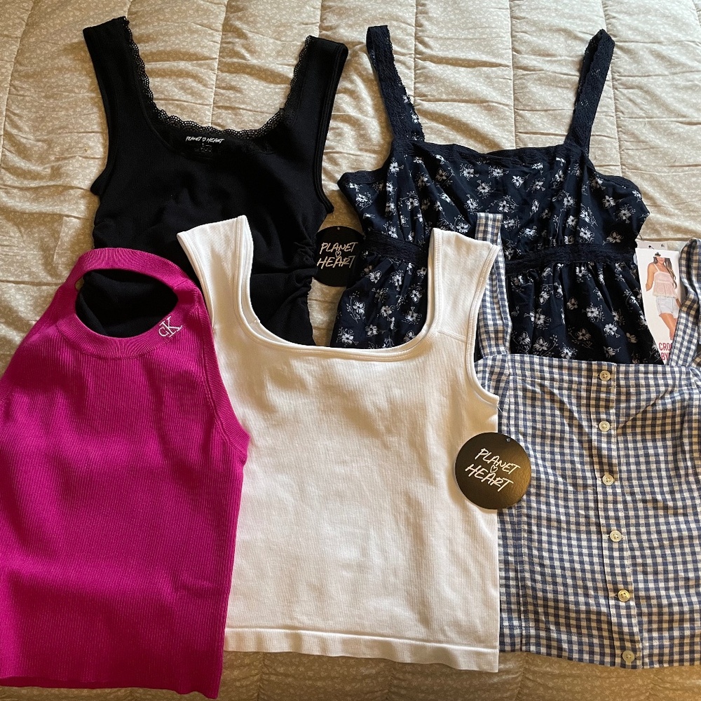 NWT Lot of Junior Tops Size Large - Levis, Calvin Klein, Planet Heart, Celebrity